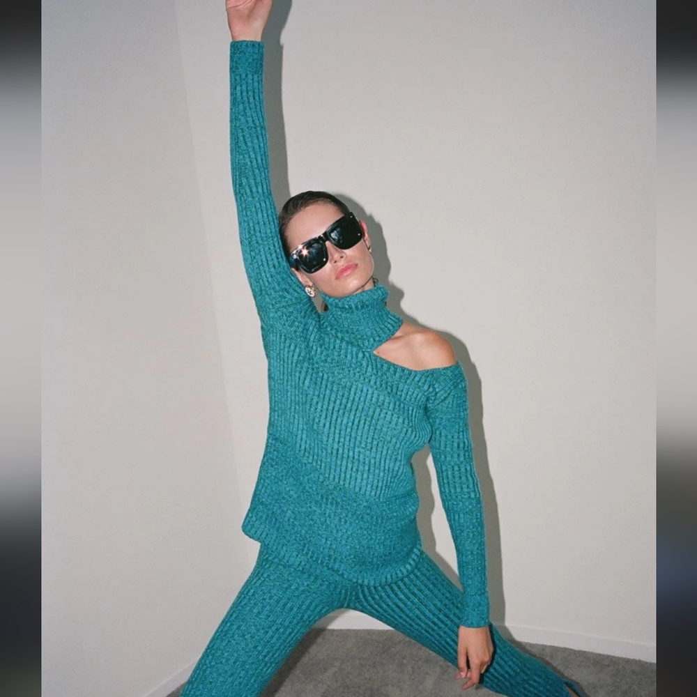 Ronny Kobo cutout turtleneck ribbed sweater M/L